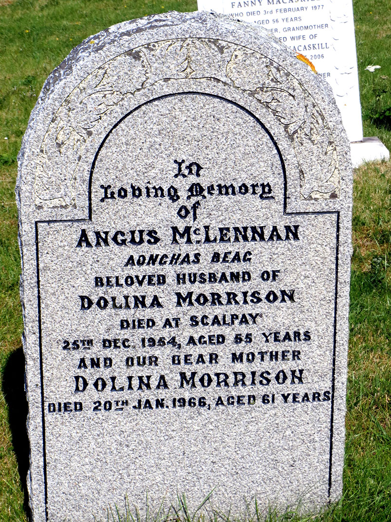 Photo of headstones/Angus McLennan d1954 hdstn Luskentyre Old cem (Harris)